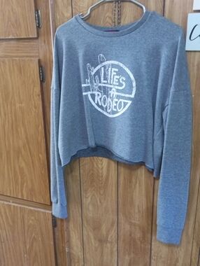 Gray Cropped Graphic Sweatshirt - "Life's a Rodeo"